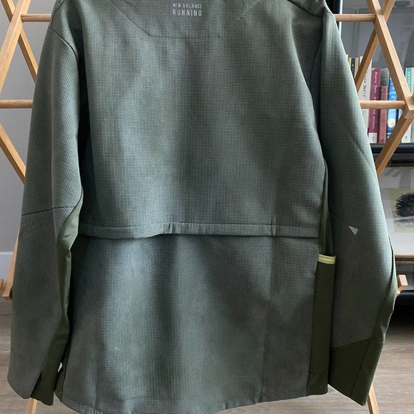 New Balance Light Green Reflective Running Jacket - Picture 3 of 7